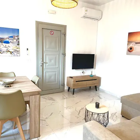 Santana Apartment Perivolos (Santorini)